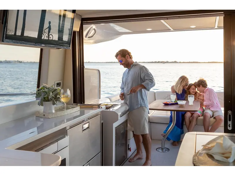 Regal 42 XO 2022