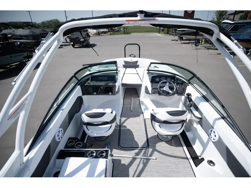 2023 Monterey Boats M225 BOWRIDER thumbnail 13