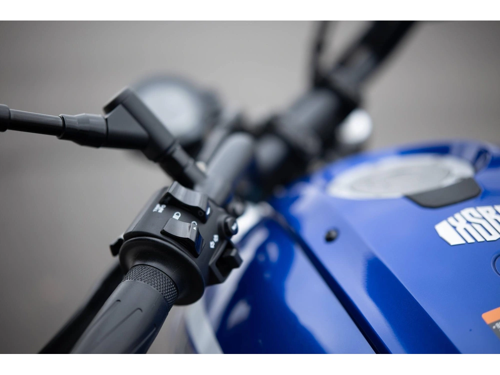 2024 Yamaha Xsr700 alt