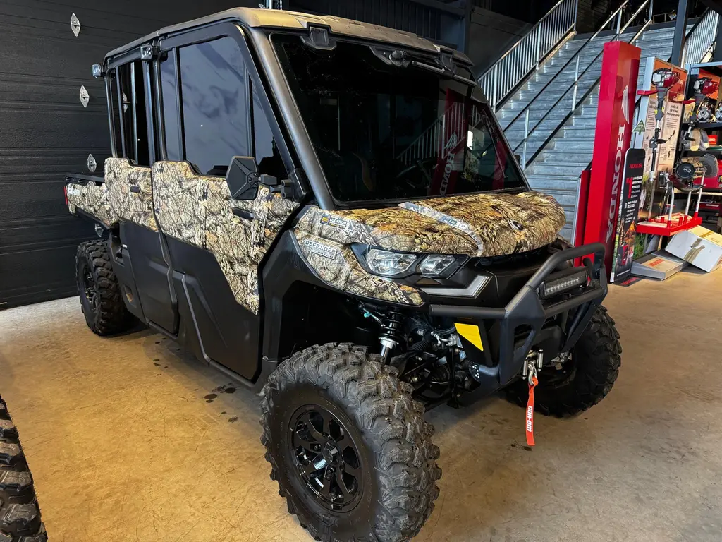 2023 Can-Am Defender MAX Limited CAB HD10