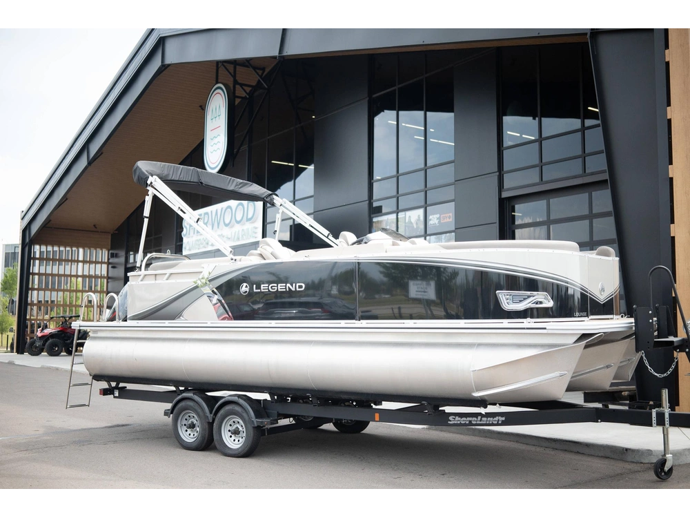 2023 Legend Q-series Lounge Plus Sport Pro alt