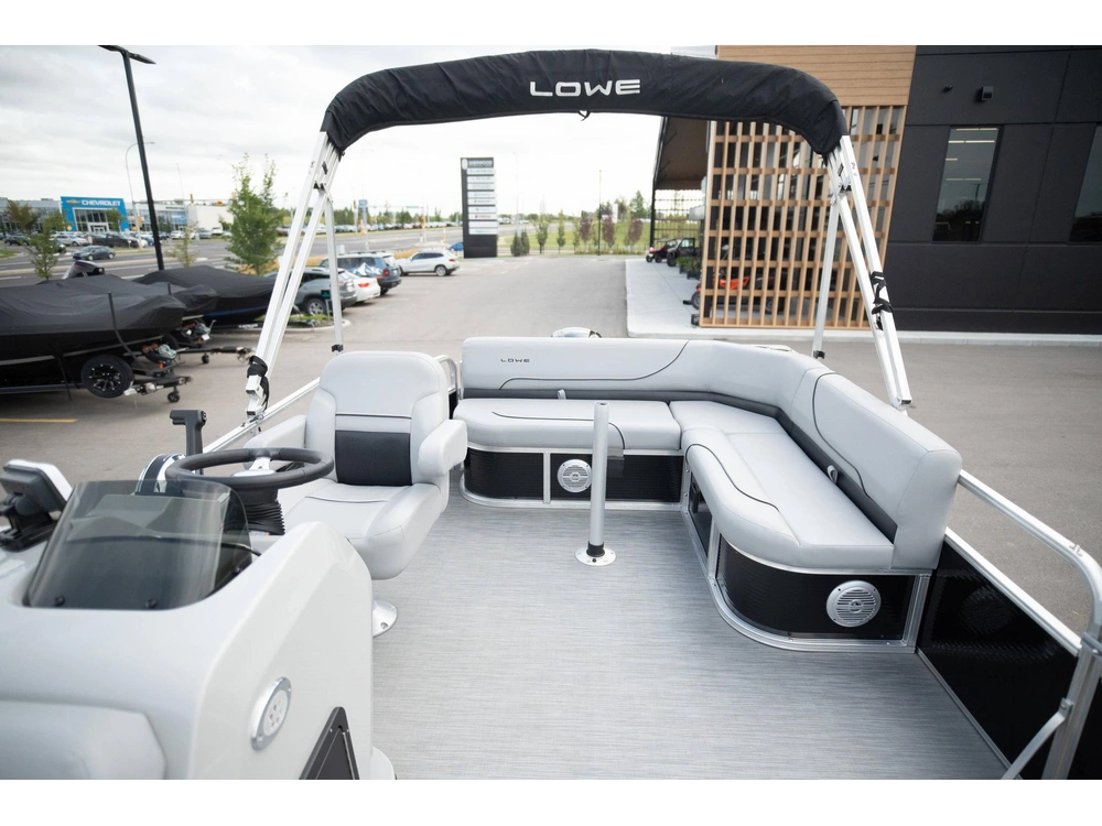 2023 Lowe Boats Ultra Value 200 alt