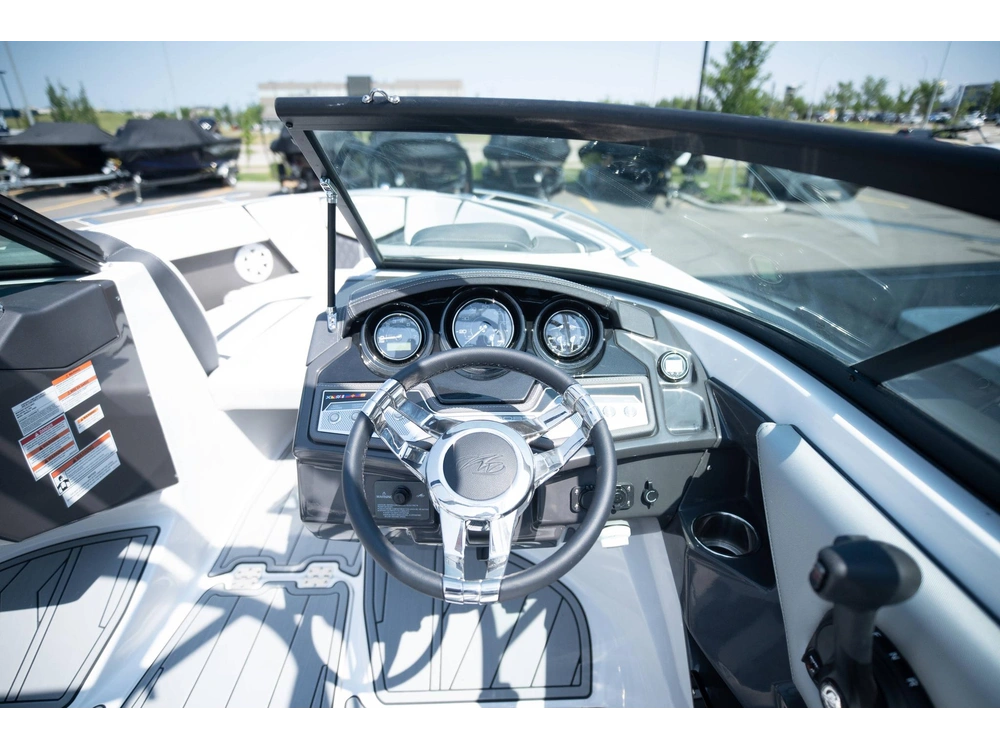 2024 Monterey Boats 218ss Bowrider alt