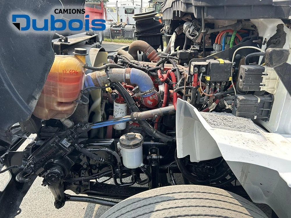 2016 International 4300 alt