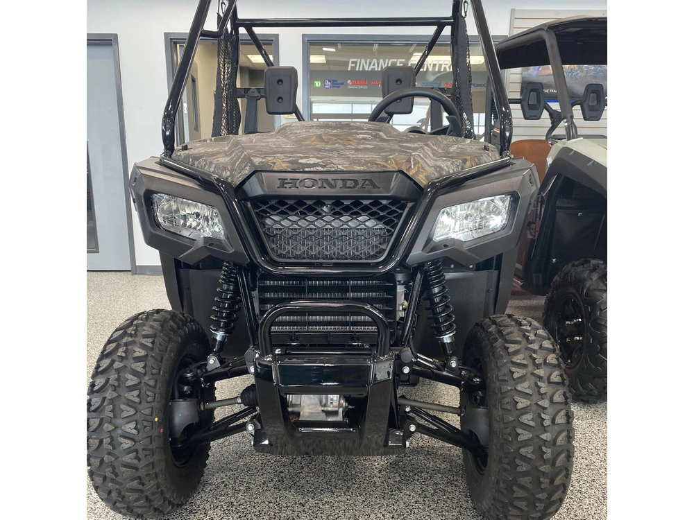 2025 Honda Pioneer 520 Camo alt