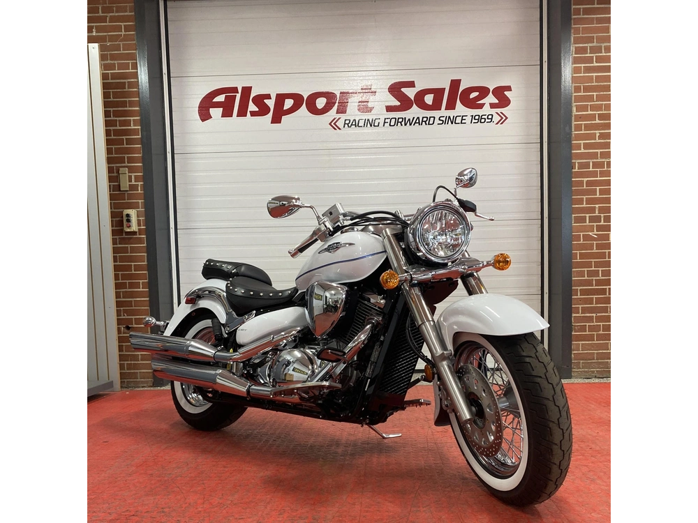 2025 Suzuki Boulevard C50 alt