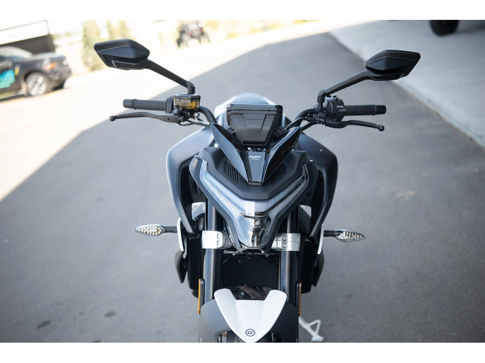 2025 Cfmoto 800nk alt