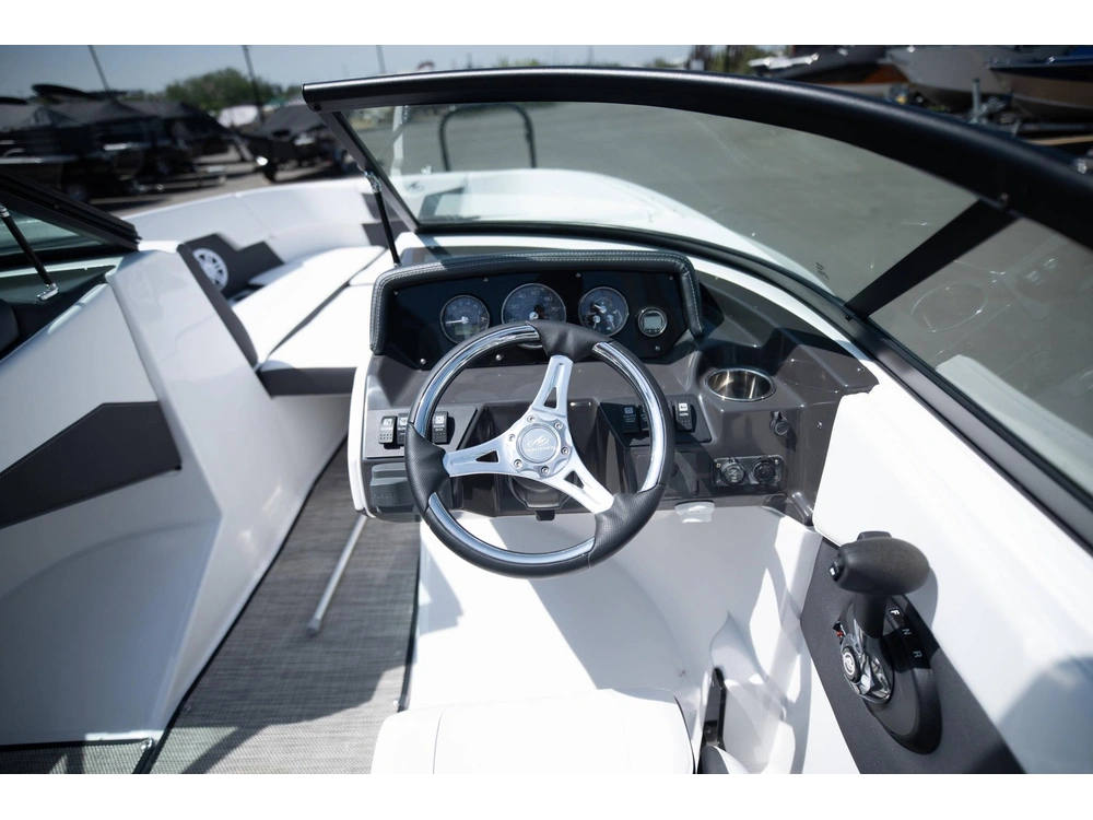 2023 Monterey Boats M225 Bowrider alt