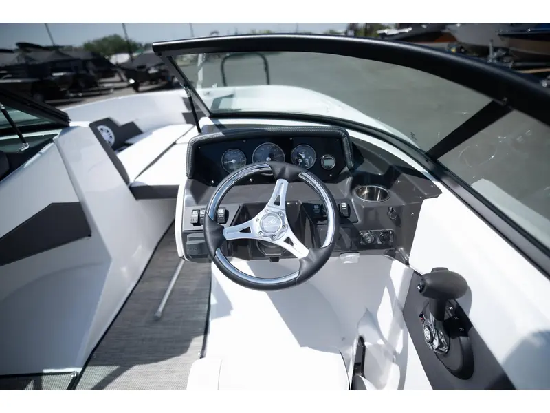 2023 Monterey Boats M225 BOWRIDER thumbnail 15