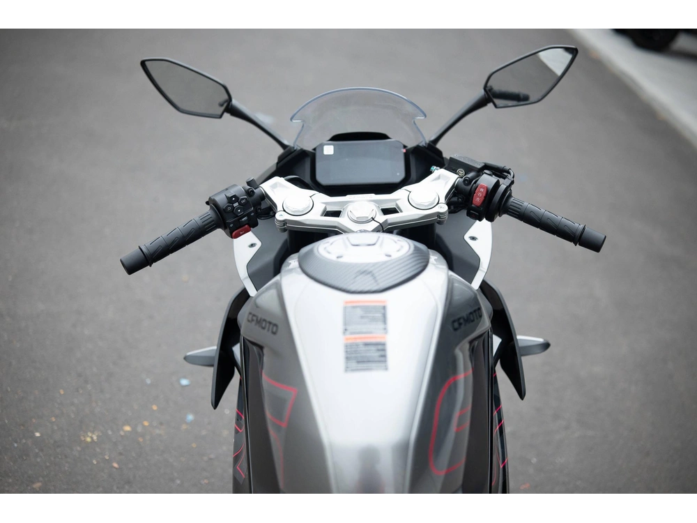 2024 Cfmoto 300ss alt