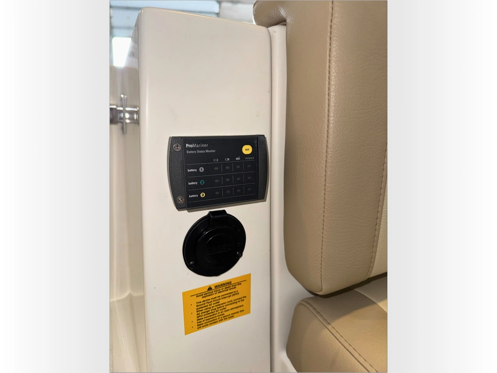 2021 Sailfish 245 Dc alt
