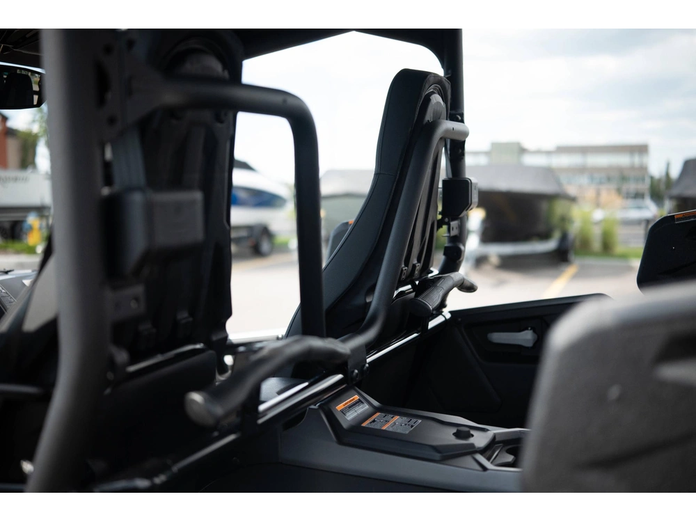 2025 Yamaha Wolverine Rmax4 1000 alt