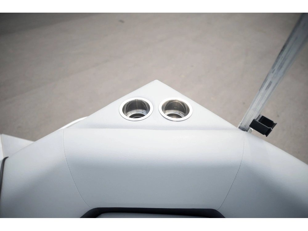 2023 Lowe Boats Ultra Value 200 alt