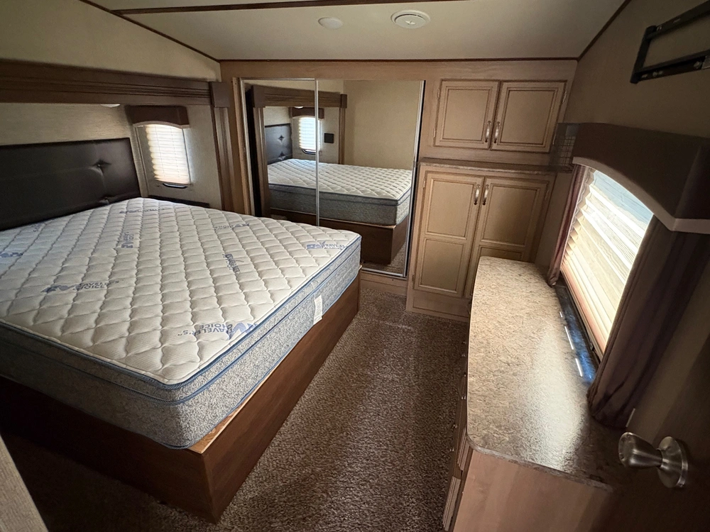 2017 Dutchmen Denali 335 Rlk alt