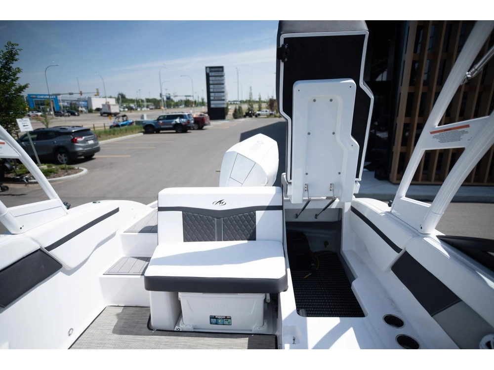 2023 Monterey Boats M225 Bowrider alt