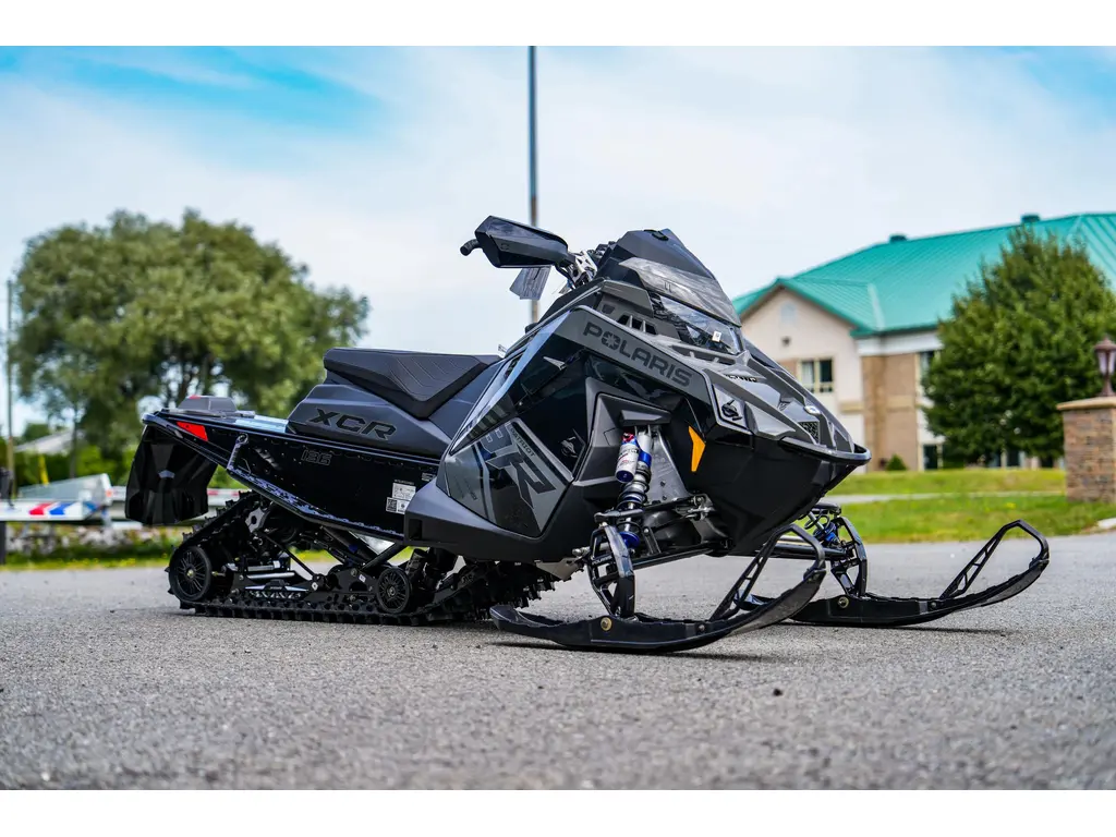 Polaris 9R INDY XCR 136 2025