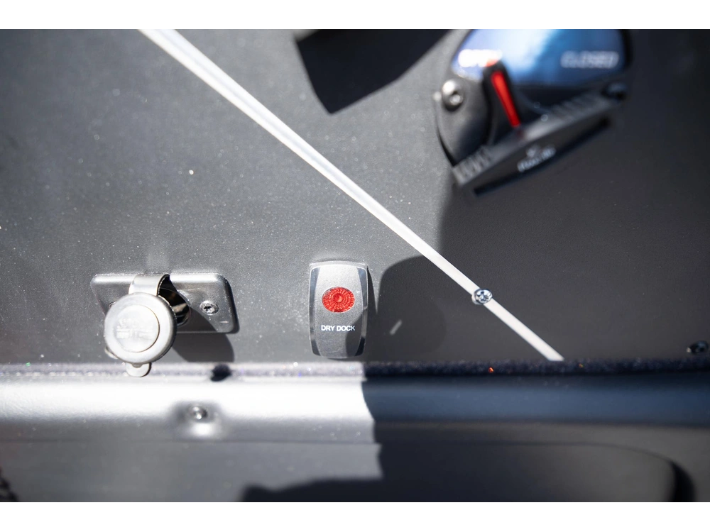 2025 Skeeter Products Solera 189 alt