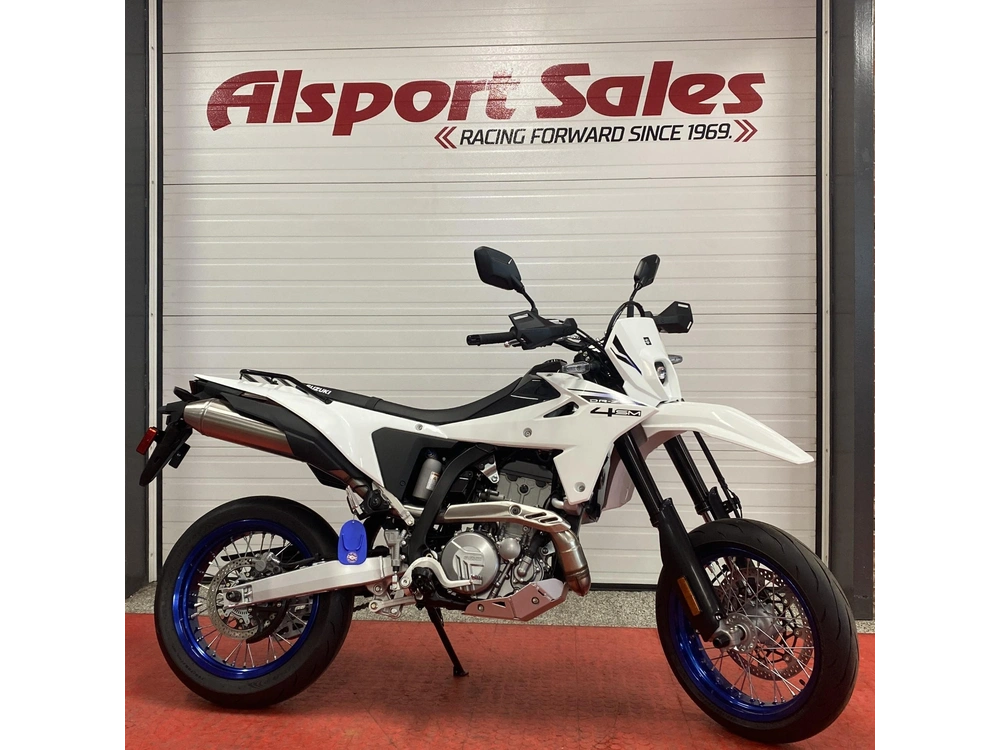 2025 Suzuki Dr-z 4sm alt
