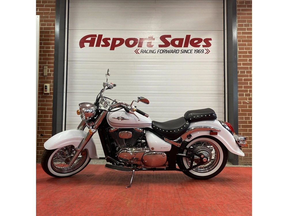 2025 Suzuki Boulevard C50 alt