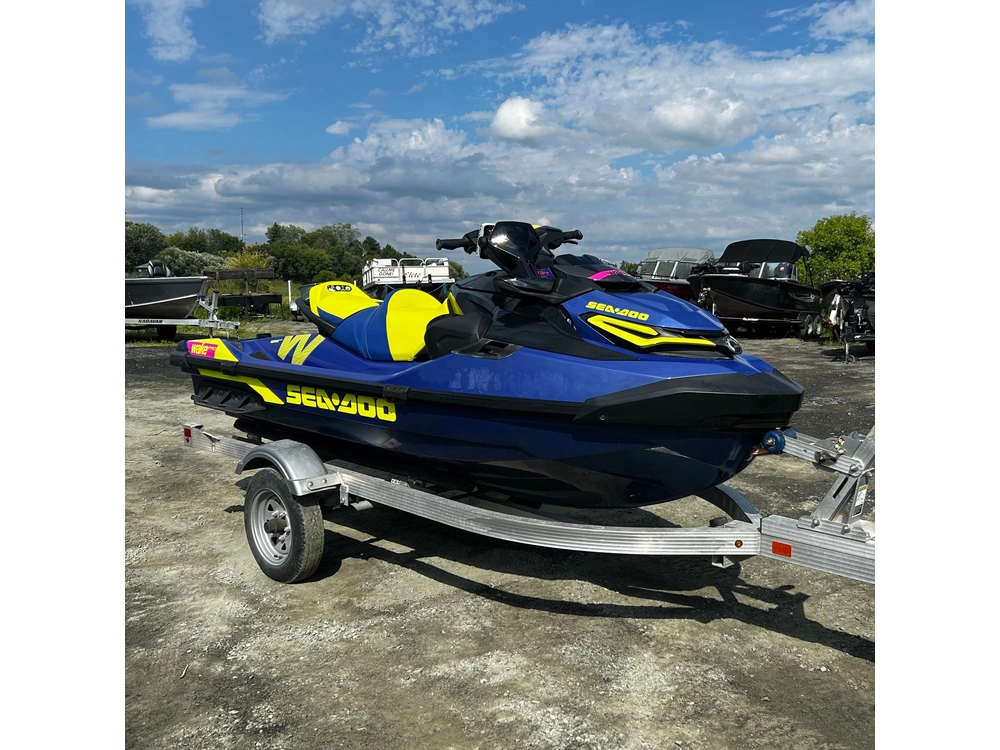 2021 Sea-doo Wake Pro 230 W/sound alt