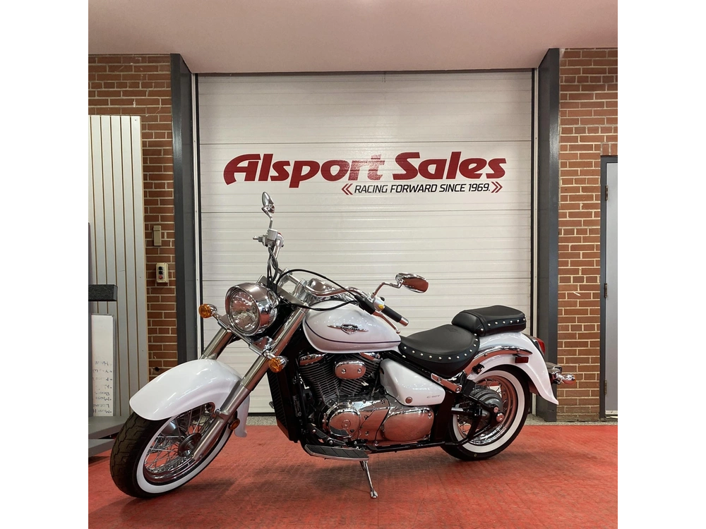 2025 Suzuki Boulevard C50 alt