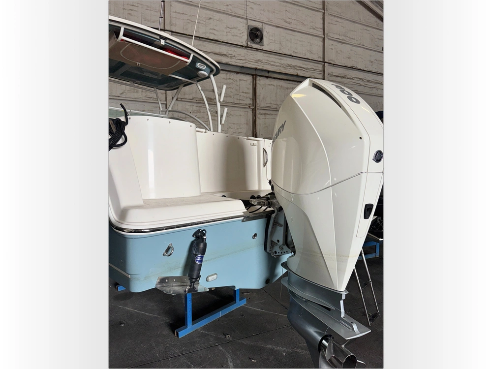 2021 Sailfish 245 Dc alt