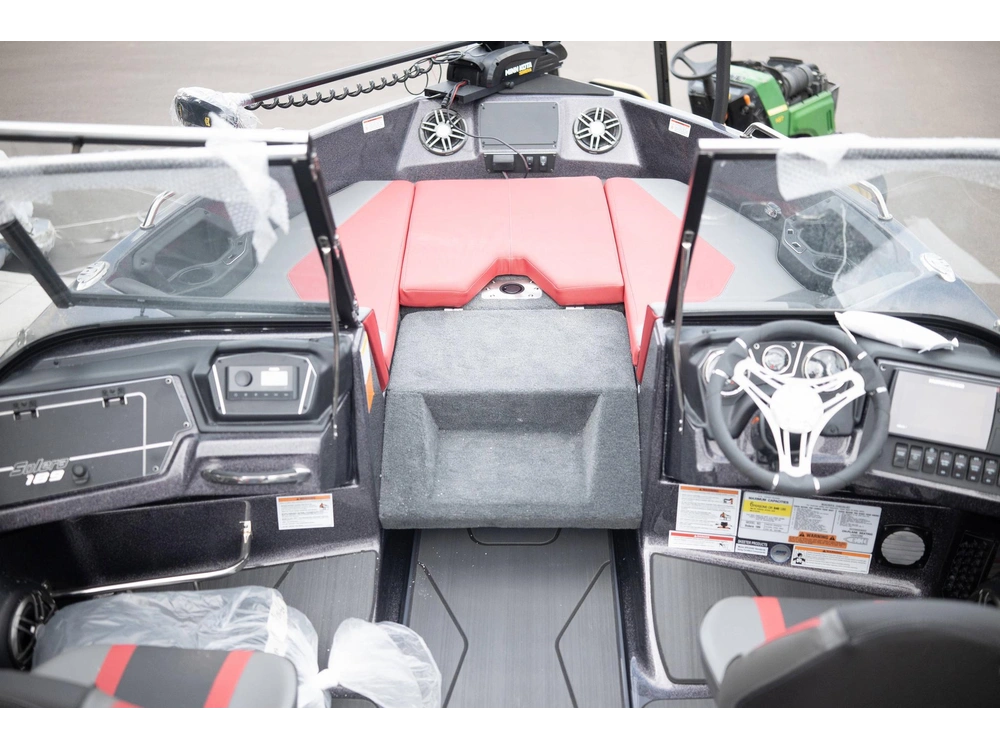 2024 Skeeter Products Solera 189 alt