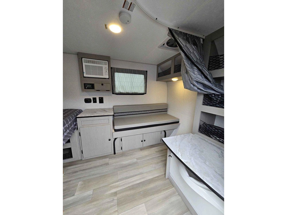 2025 Forest River Clipper 12000rok alt