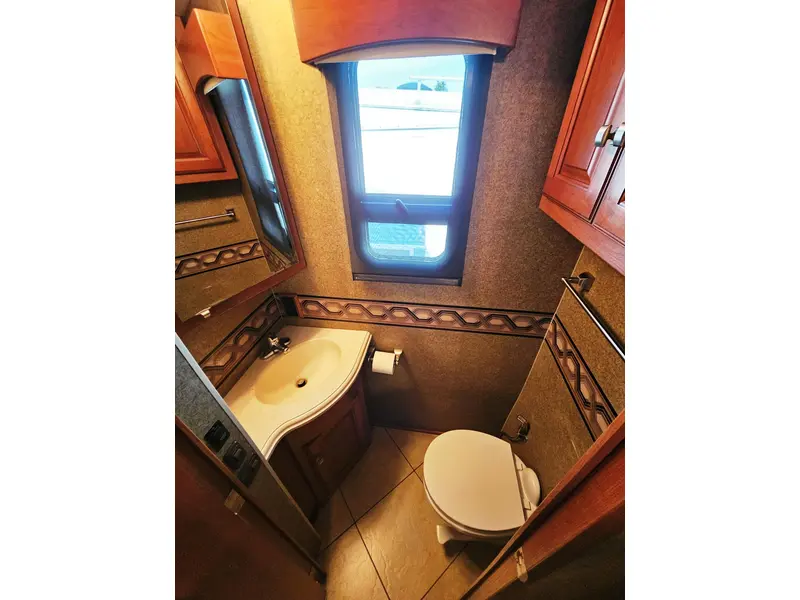 2014 Winnebago ITASCA SUNCRUISER 38Q thumbnail 22
