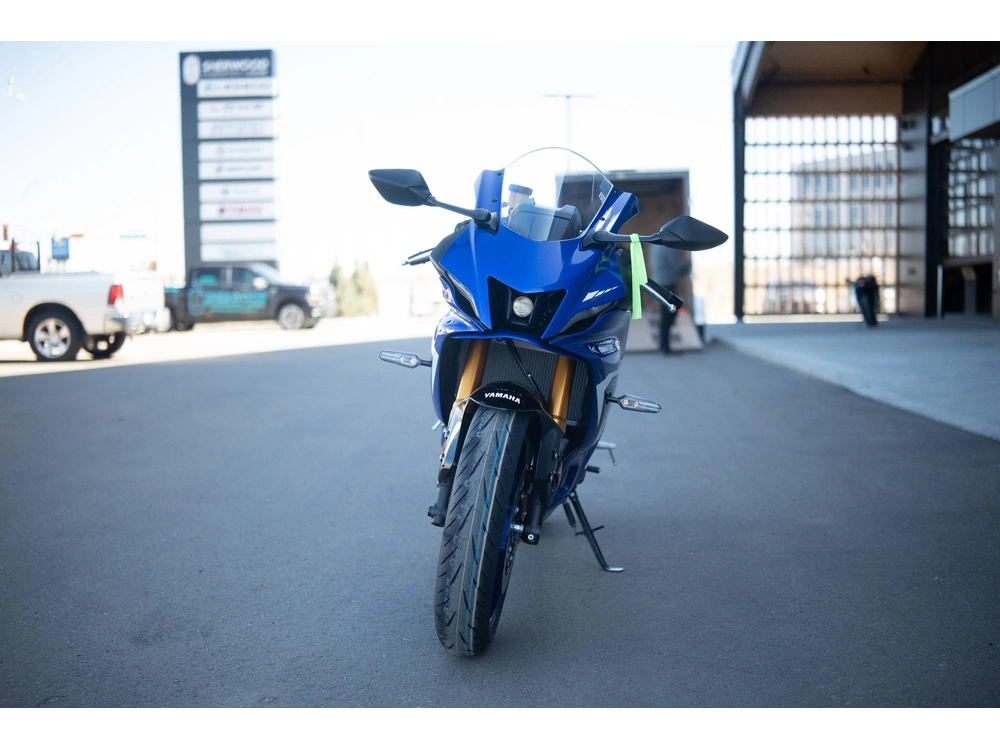 2025 Yamaha Yzf-r7 alt