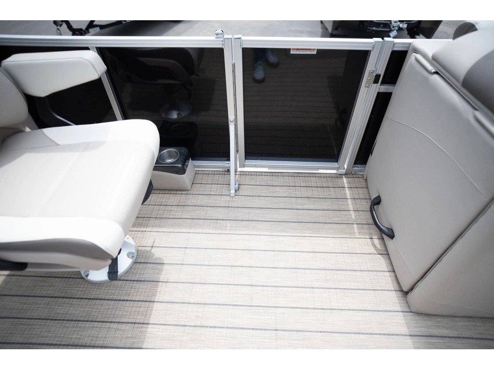 2023 Legend Q-series Lounge Plus Sport Pro alt