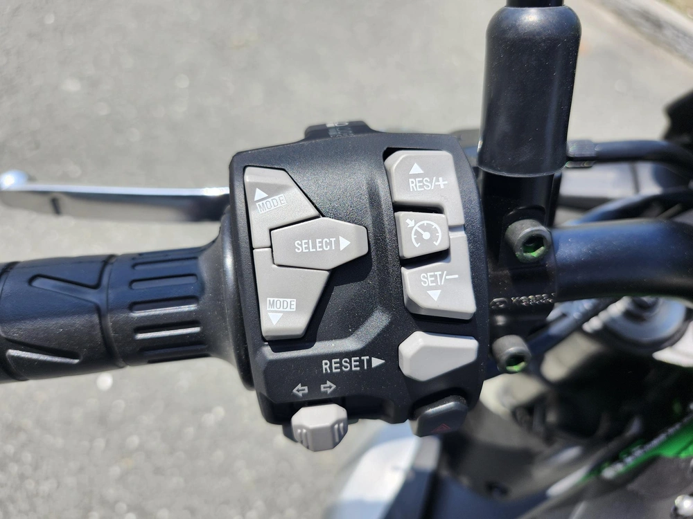 2025 Kawasaki Z900 2025 Prix Détail 12 294$ Accélérations Franches Assurées alt