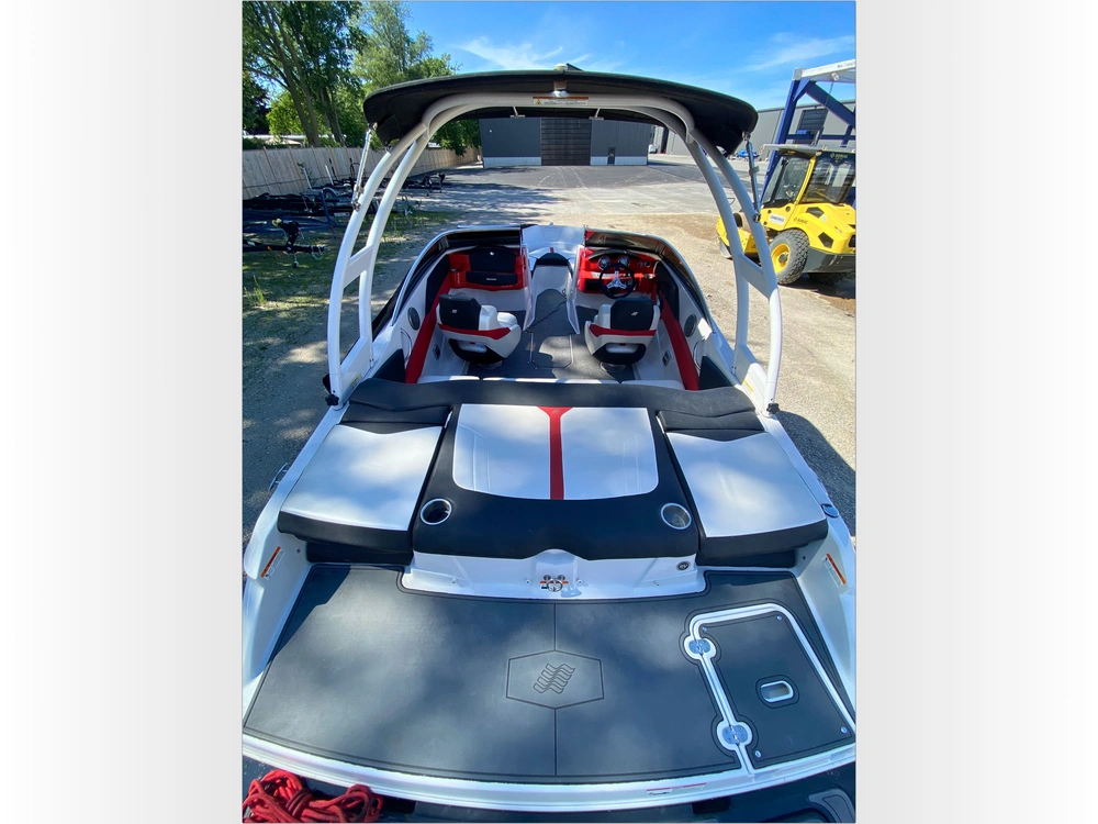 2015 Four Winns H190 alt