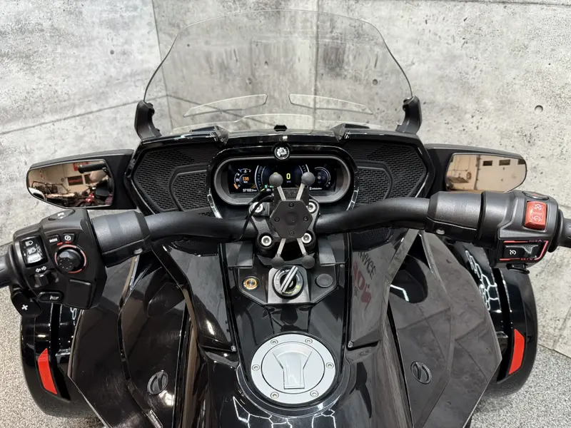 2019 Can-Am Spyder F3 Limited SE6 | A-1