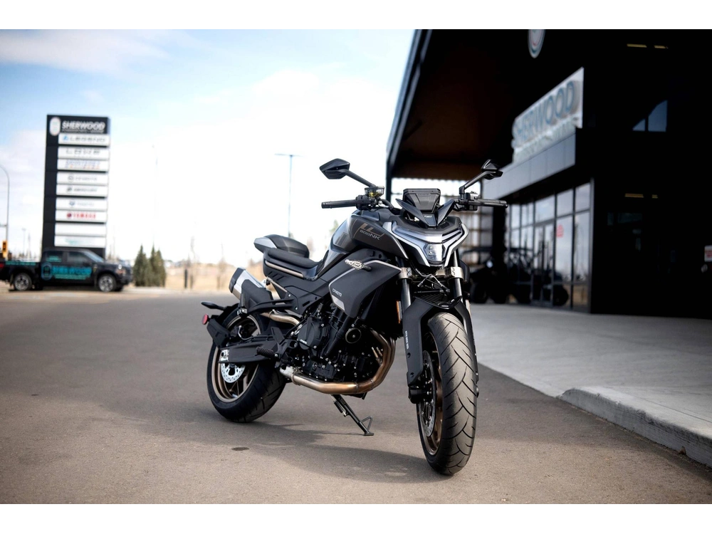 2025 Cfmoto 800nk alt