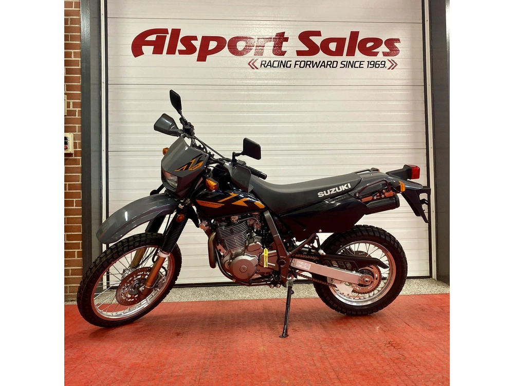 2025 Suzuki Dr 650s alt