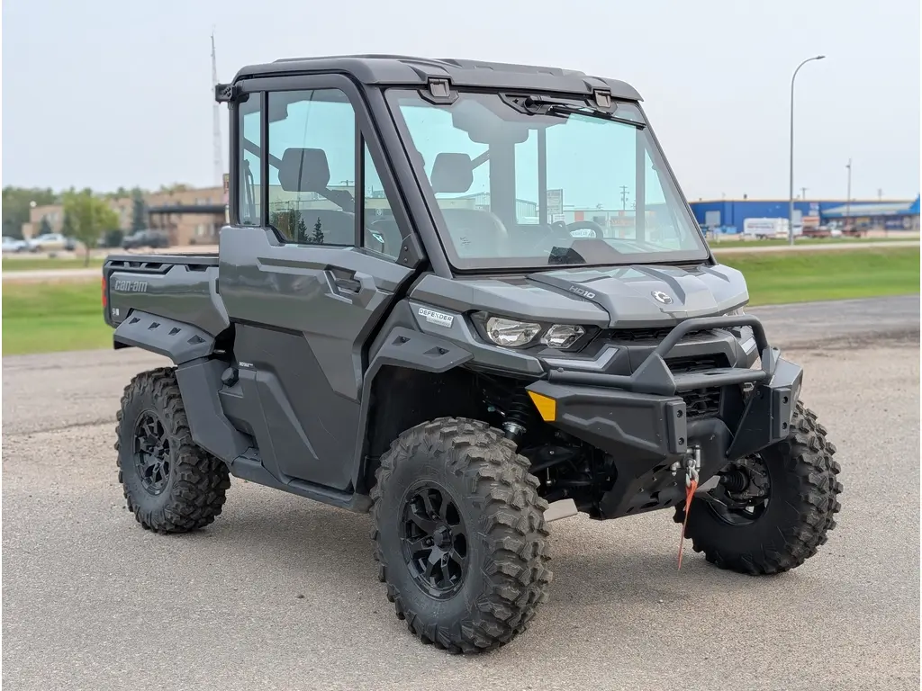 2023 Can-Am Defender Limited HD10