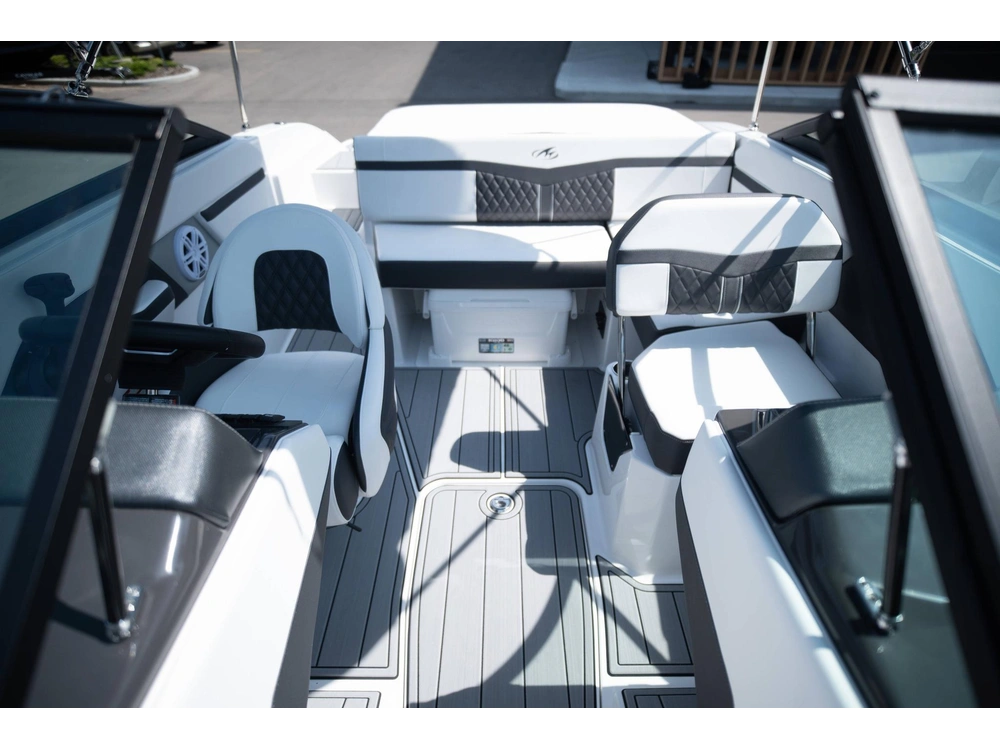 2024 Monterey Boats M20 Bowrider alt