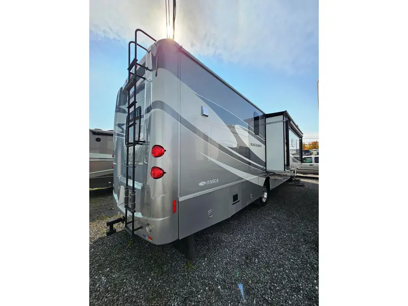 2014 Winnebago ITASCA SUNCRUISER 38Q thumbnail 4