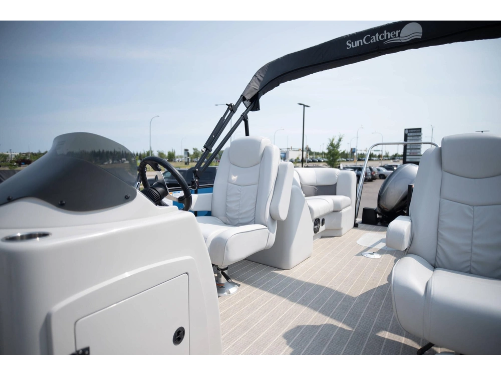 2024 Suncatcher Fusion 322rc alt