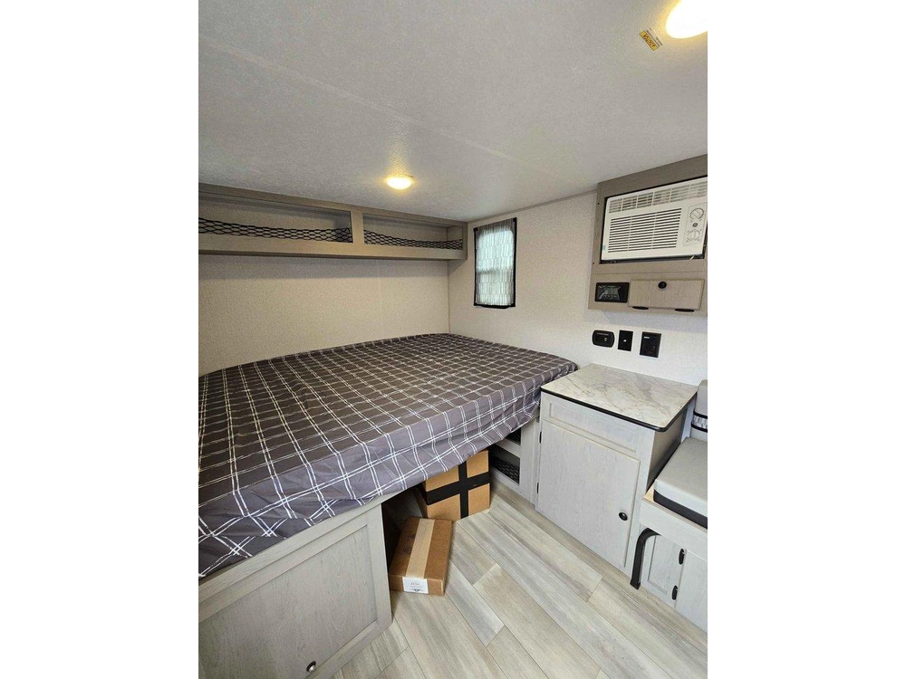 2025 Forest River Clipper 12000rok alt