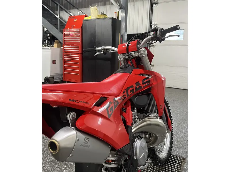 2025 GASGAS MC 250 thumbnail 9