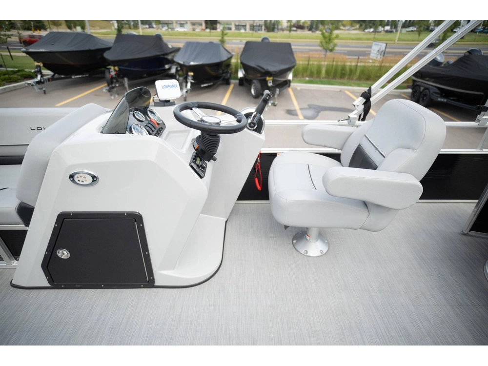 2023 Lowe Boats Ultra Value 200 alt