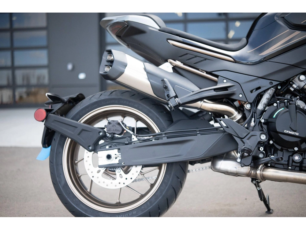 2025 Cfmoto 800nk alt