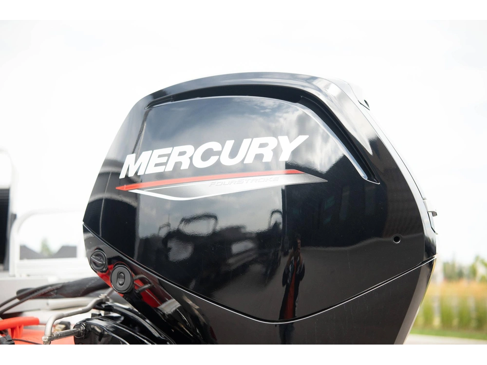 2023 Lowe Boats Ultra Value 200 alt