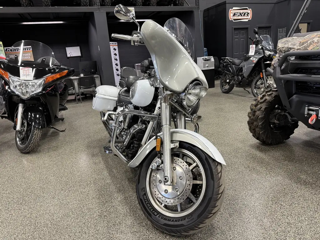 Yamaha XVS11ATR V-STAR 1100 SILVERADO 2004 - SAVE $2000 RABAIS