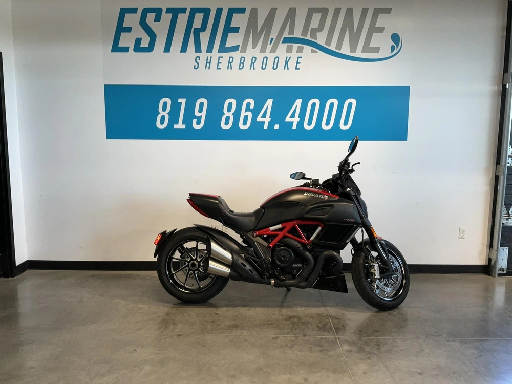 2015 Ducati Diavel Carbon alt