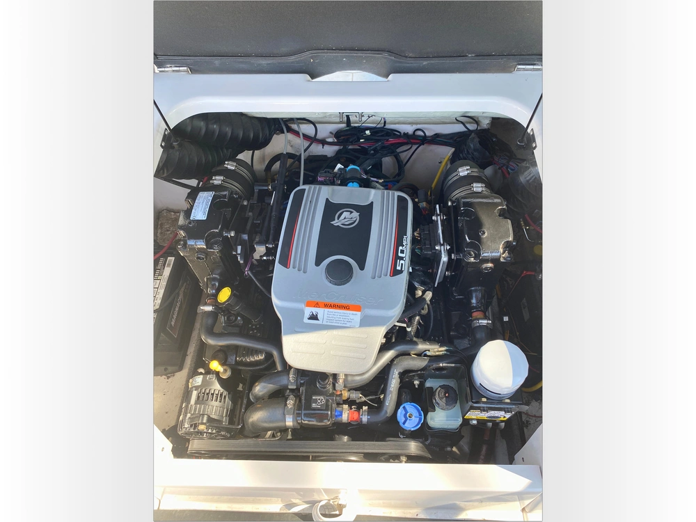 2015 Four Winns H190 alt