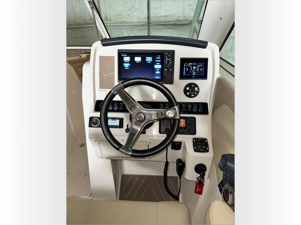 2021 Sailfish 245 Dc alt