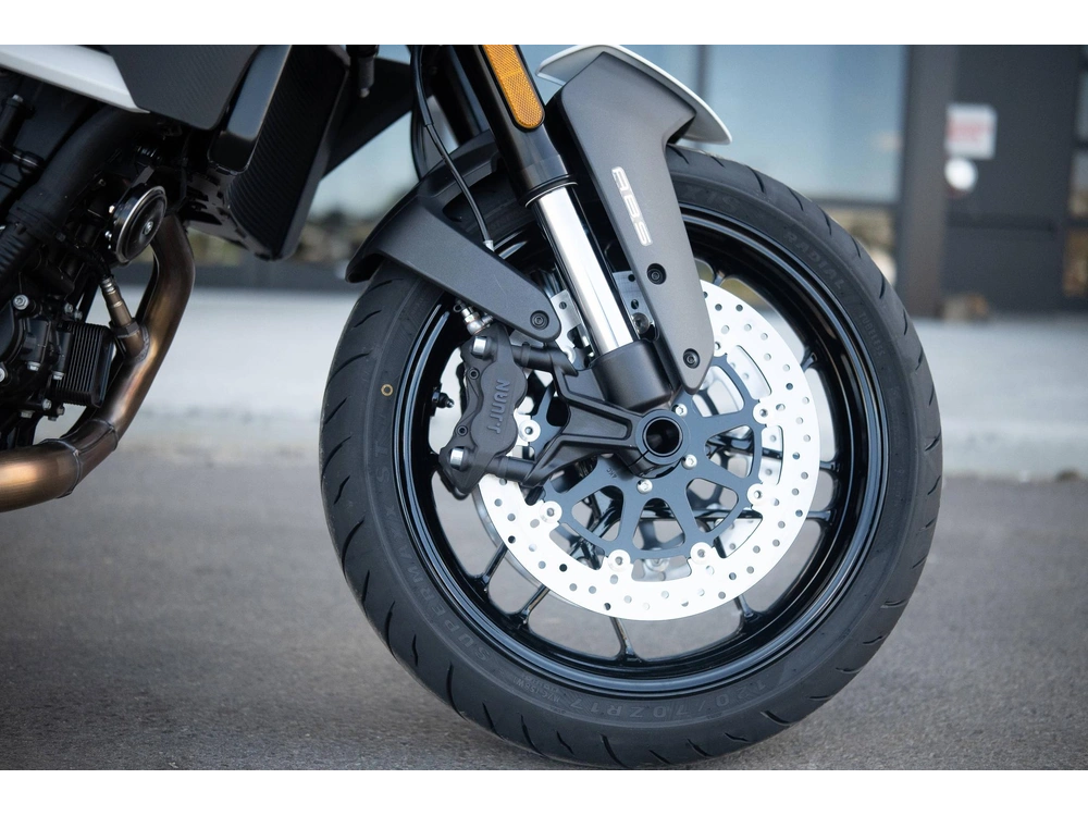 2025 Cfmoto 800nk alt